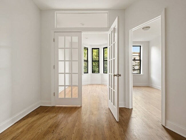 Building Photo - 908 Sterling Pl Unit 3