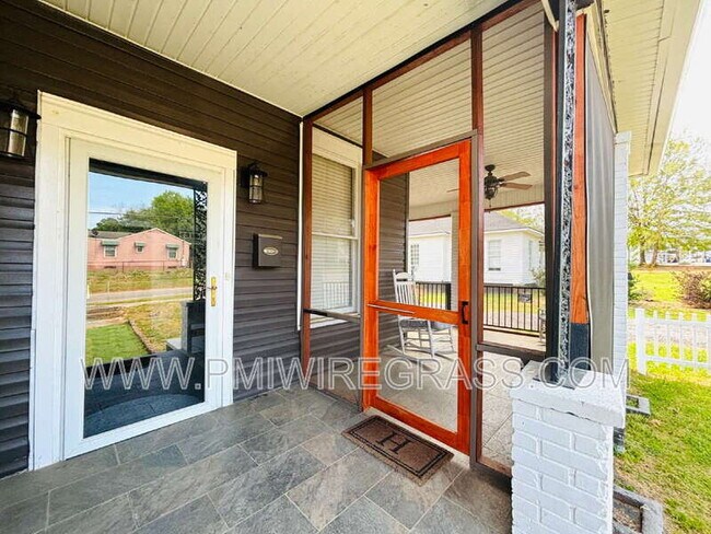 Photo - 213 Orion St