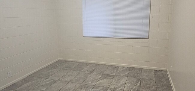 Photo - 4p1933 Unit C