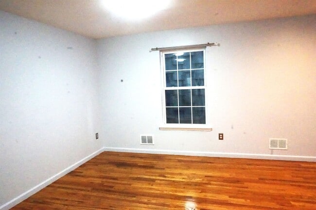 Photo - 342 Forrest St