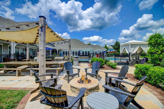 Heartwood at Lockwood Glen apartments — community photo