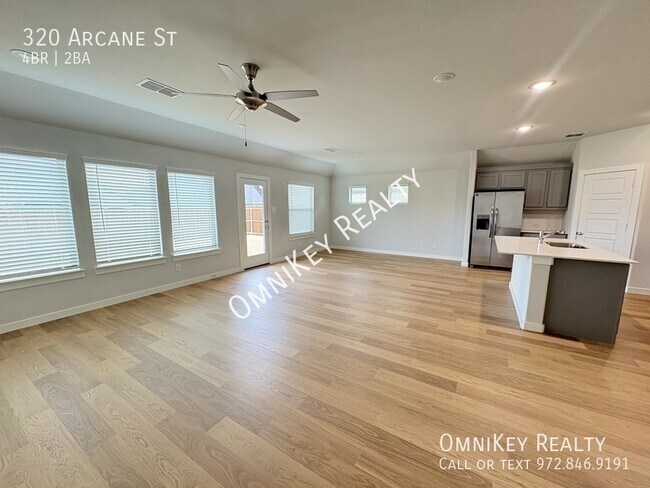 Photo - 320 Arcane St