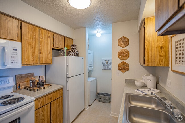 1BR, 1BA - 613SF - Kitchen
