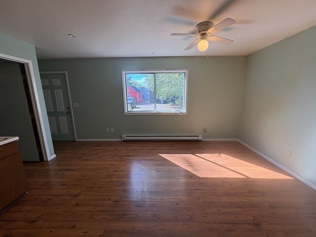 1130 Howard Ave Unit 1130 1/2 Howard