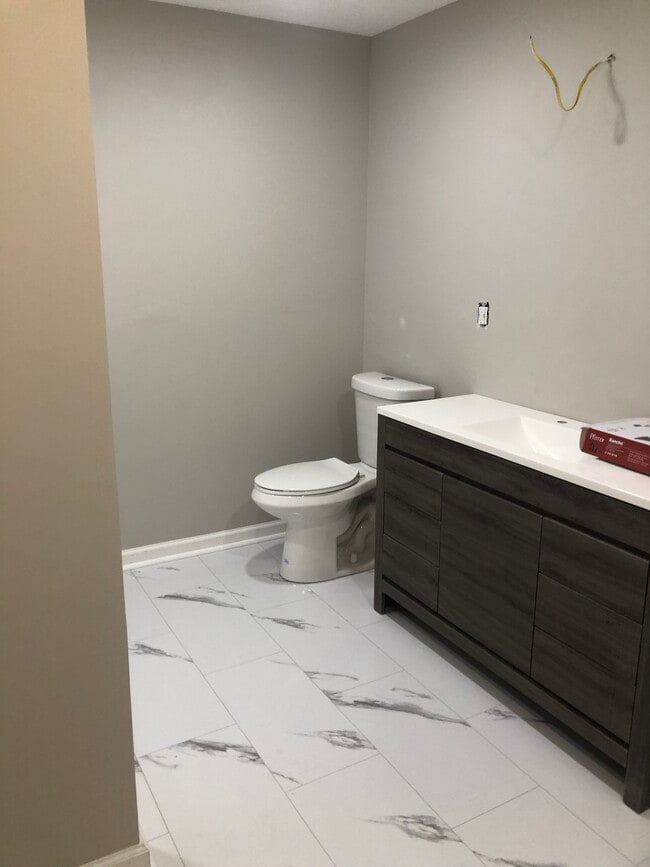 Bathroom - 166 18th St Unit 101