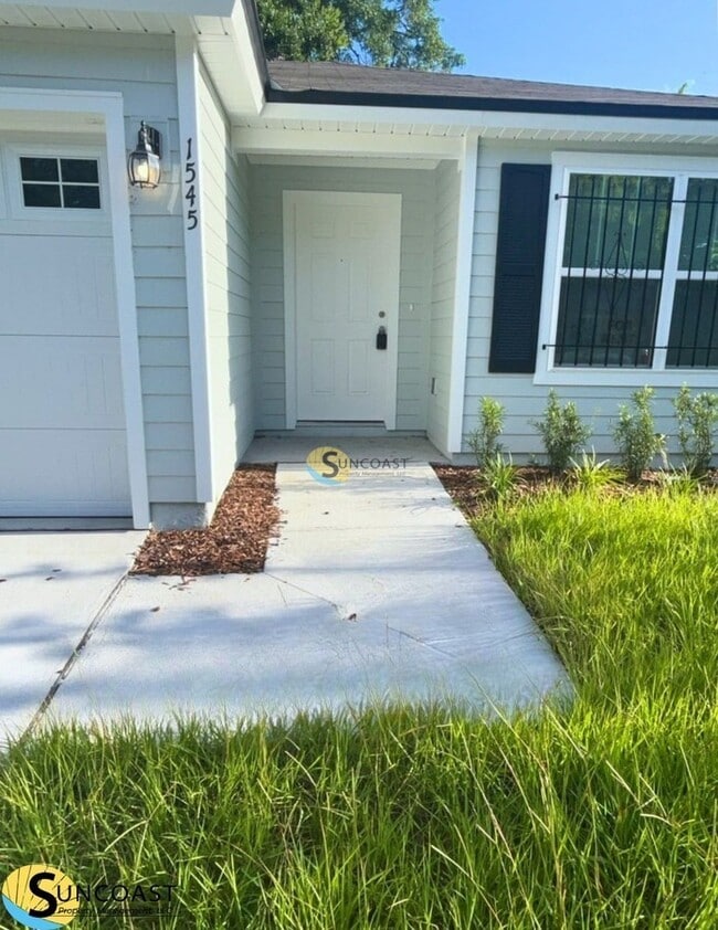 Photo - 1545 Union St W