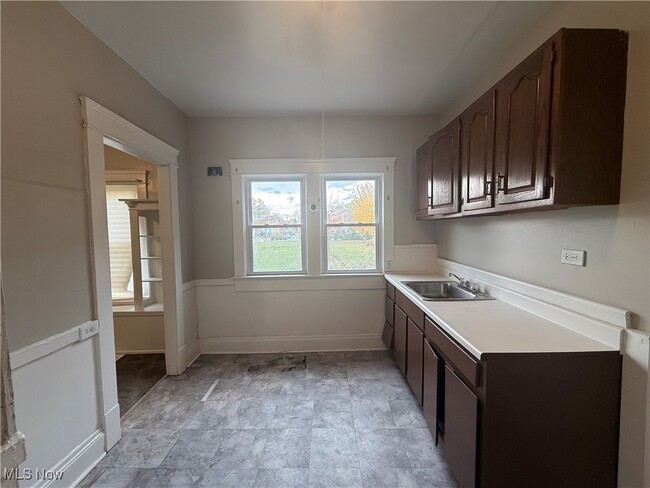 Photo - 1278 E 115th St Unit 1