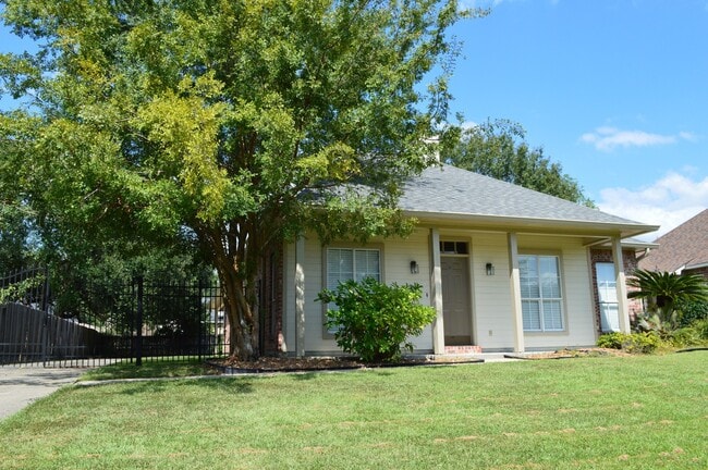 Photo - Great 3 bedroom home in Azalea Lakes