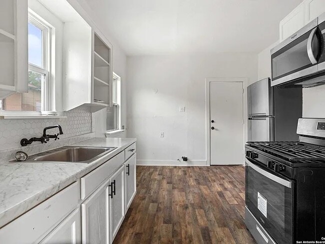 Photo - 2011 Cincinnati Ave Unit 4