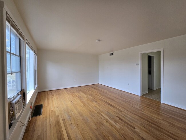 Photo - 2205 45th St