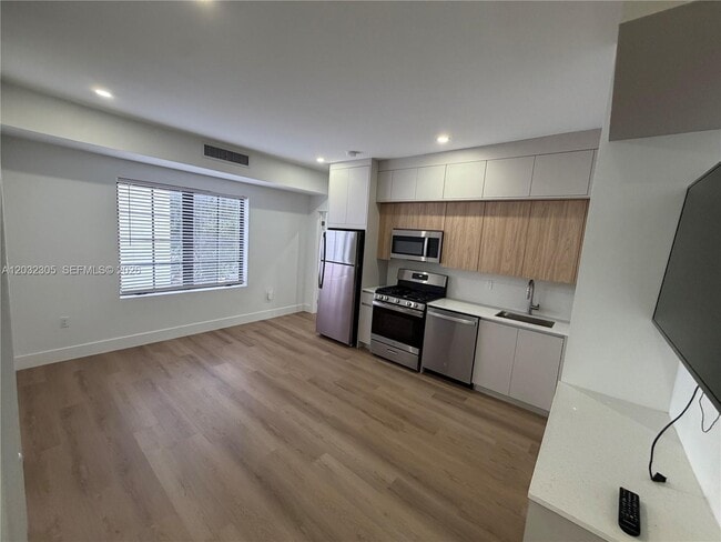 Building Photo - 1619 Jefferson Ave Unit 102