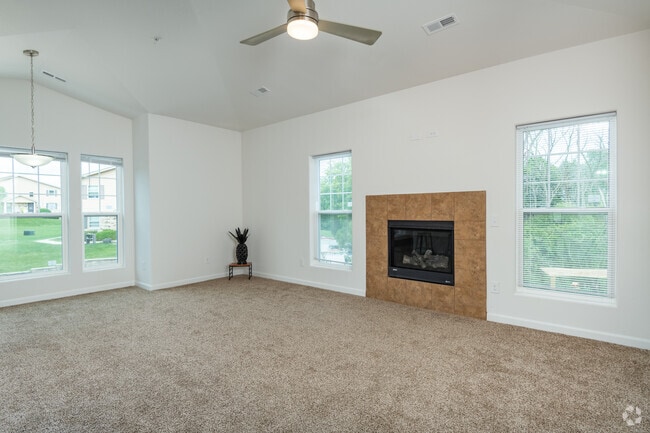 2 BR, 2BA - 1,359SF