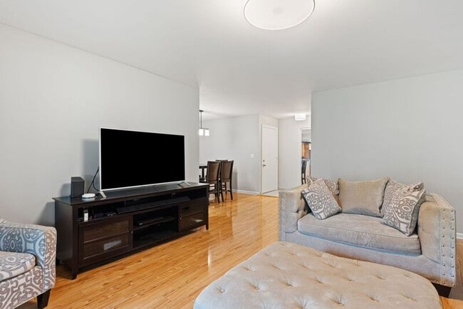 Photo - 2930 Northampton Dr