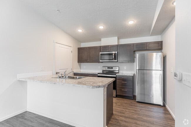 2BR, 1BA - 901SF - Eleven6 Barker