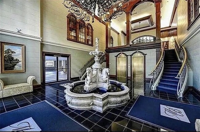 Building Photo - 3334 Peachtree Rd NE Unit 403