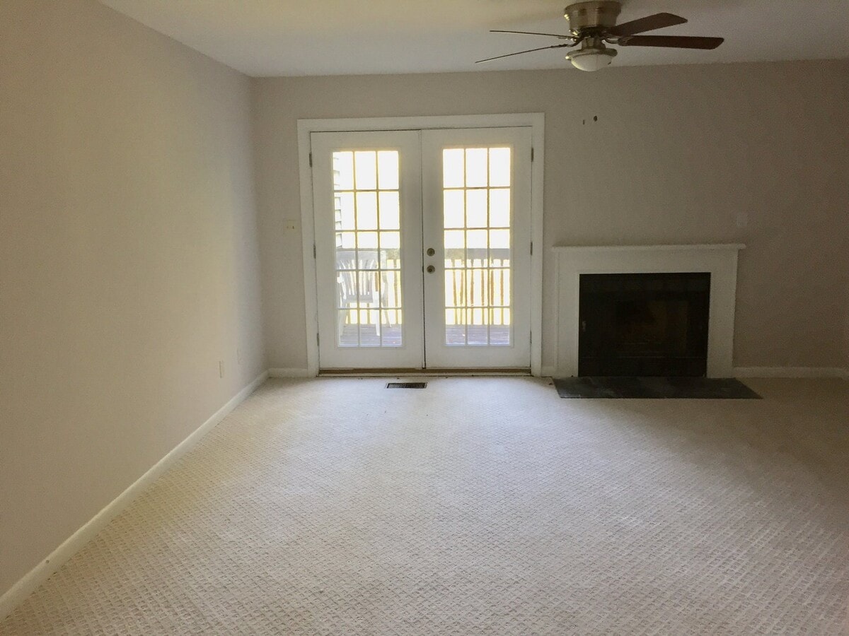Townhouse minutes from Wake Forest University! - Townhouse minutes from Wake Forest University!
