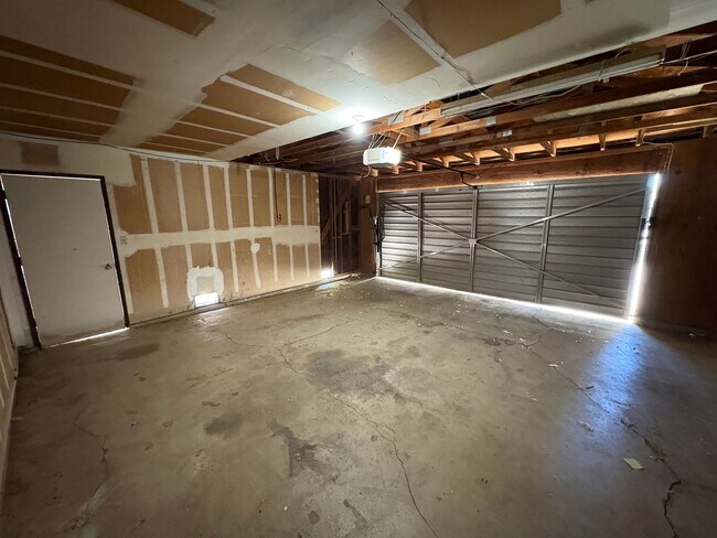 Photo - Charming home available now for rent in Ha...