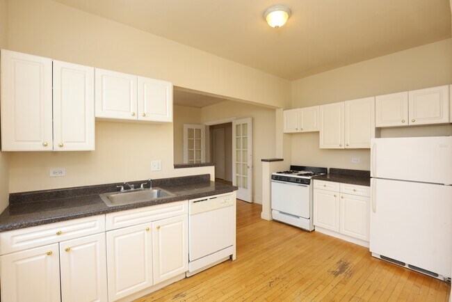 1238 Oak Ave Unit F4