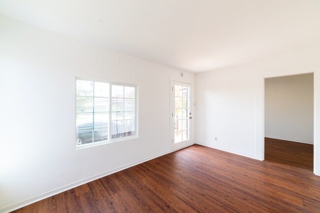 Photo - 2325 W 36th St Apartment