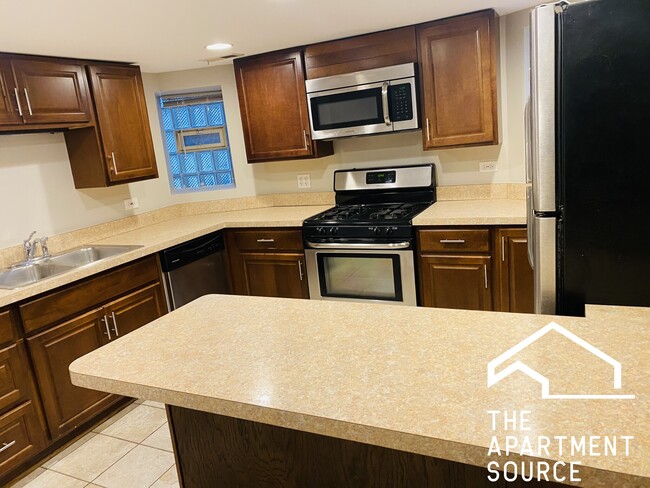 Photo - 3110 W Fullerton Ave Unidad G