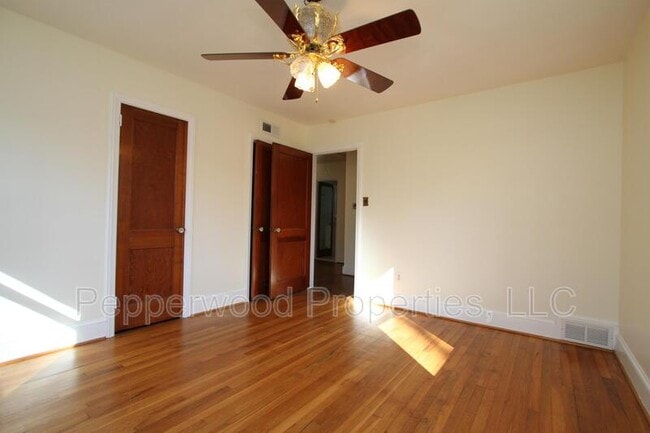 Photo - 327 N Park Dr