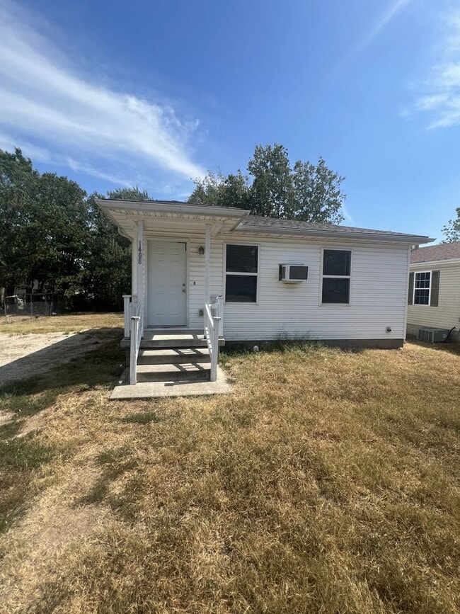 Photo - Spacious 1 Bedroom 1 Bath home in the heart of Carthage!