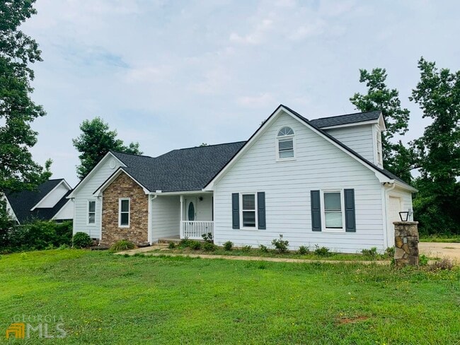 Building Photo - 61 Garden Hills Dr