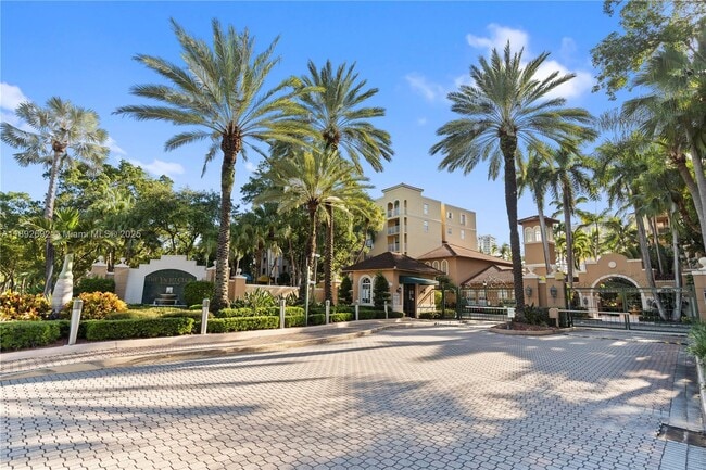 Photo - 19655 E Country Club Dr Unidad 6501