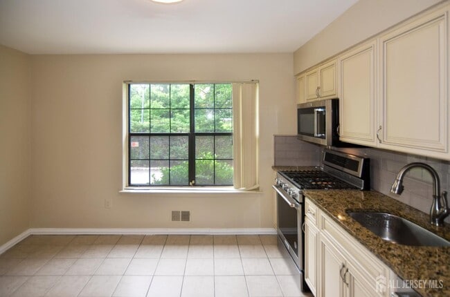 Photo - 202 Hidden Village Dr