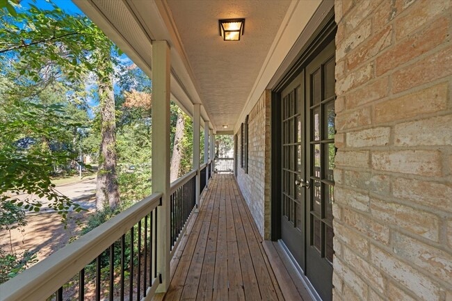 Photo - 3811 Woodbriar Dr