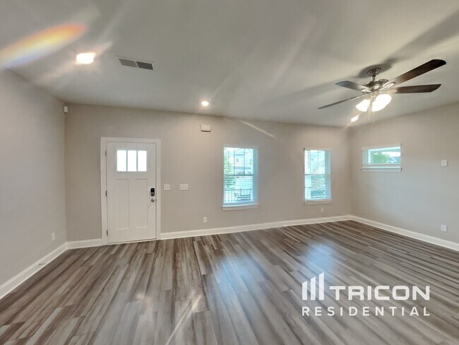 Photo - 644 Taylor Bend