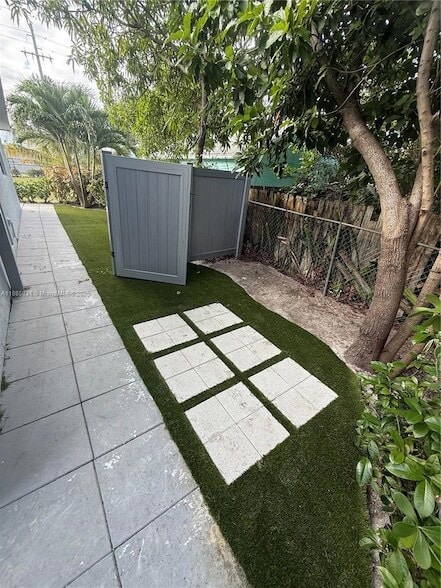 Photo - 1109 NE 6th Ave Unit 3