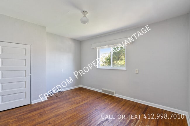 Photo - 1737 Leolyn St Unit Rear  1