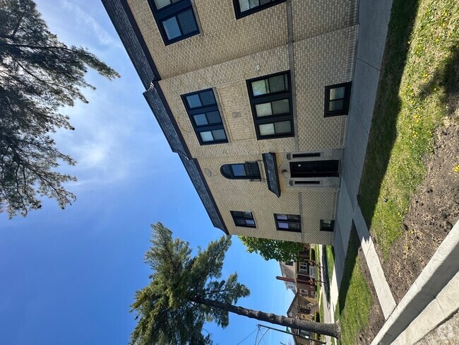 Building Photo - 5701 W Seminole St Unit 1 Rental