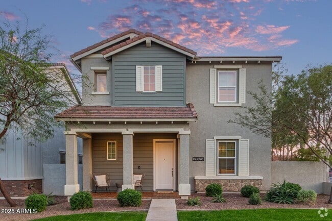 Building Photo - 21073 W Sunrise Ln Rental