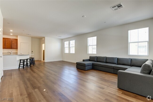 Building Photo - 2875 Starling Summit St Rental