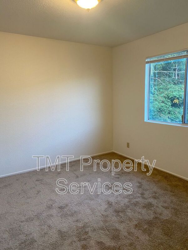 Photo - 228 McFarland St