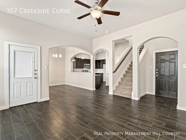 Photo - 307 Creekside Curve