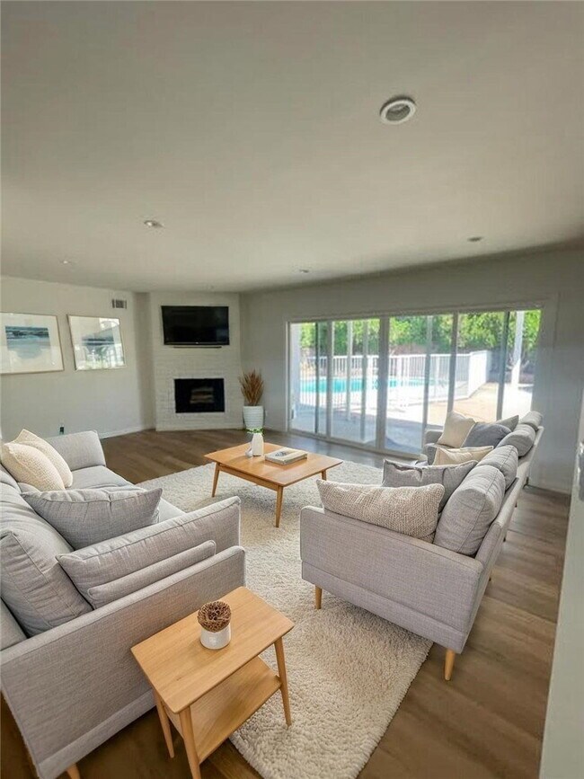 Photo - 20335 Londelius St
