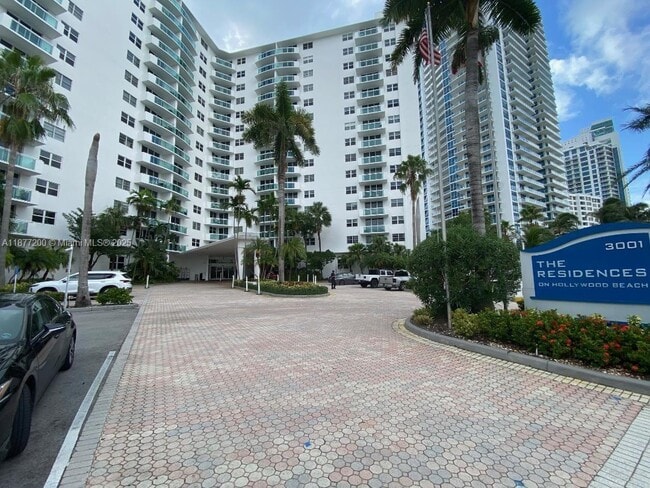 Building Photo - 3001 S Ocean Dr Unit 833 Rental