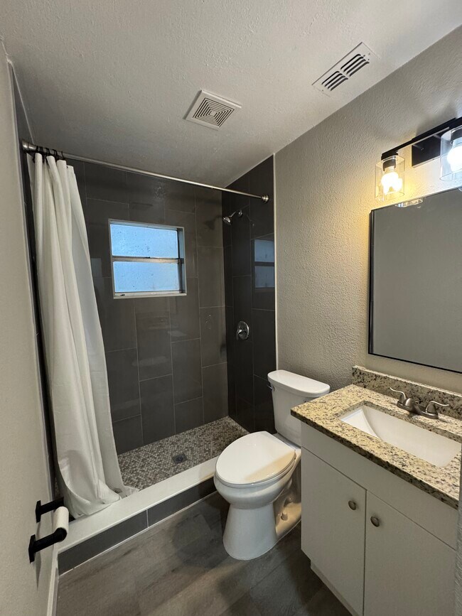 Photo - 555 Cadillac Blvd