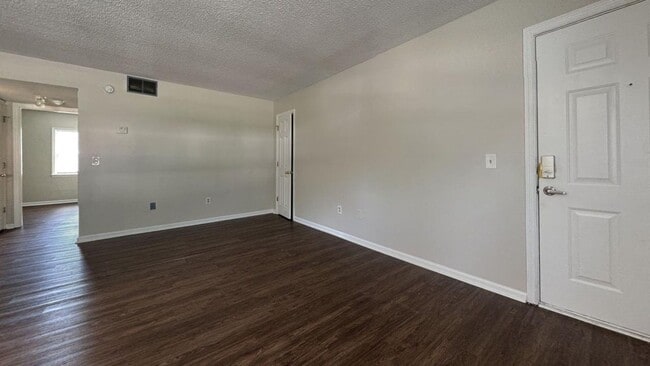 Building Photo - 2 bed / 1 bath ~ Ladson, SC Rental