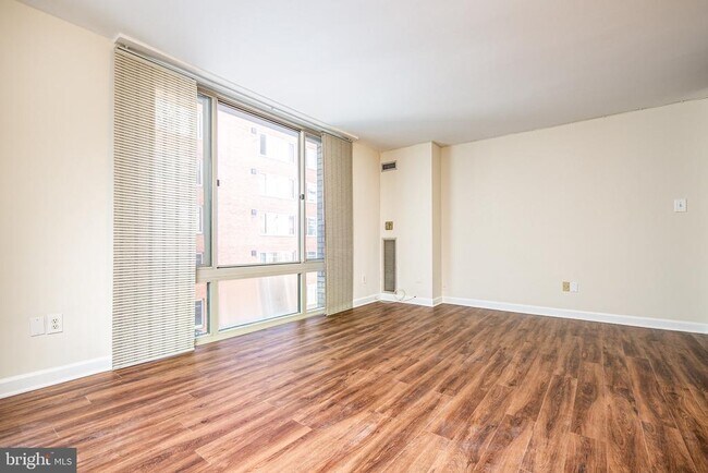 Photo - 950 25th St NW Unit 317-N