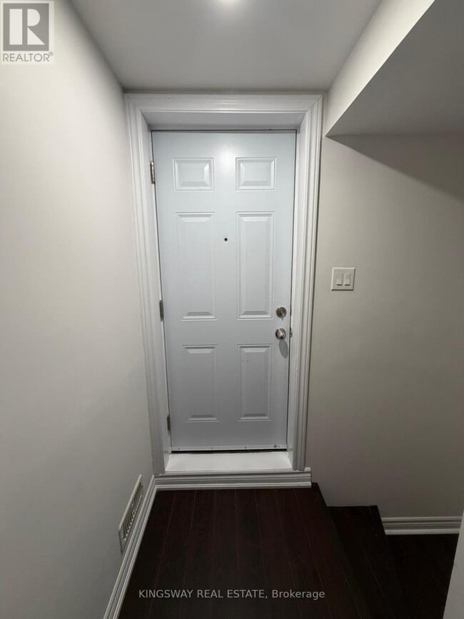 Photo - 243 Pringle Ave