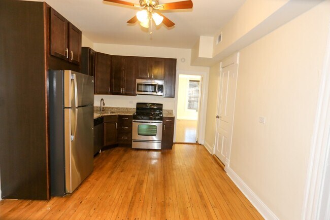 Photo - 2031 W Moffat St Unidad 2