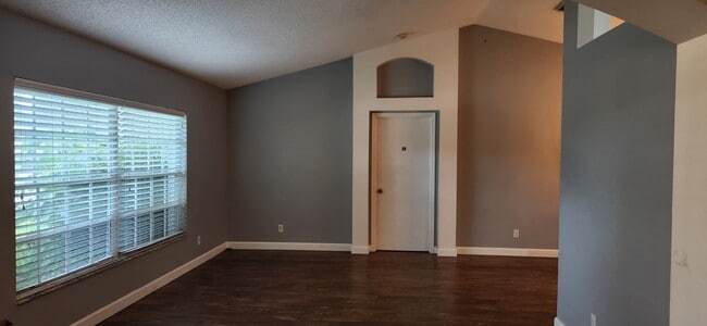 Sala de estar - 3589 Egret Dr