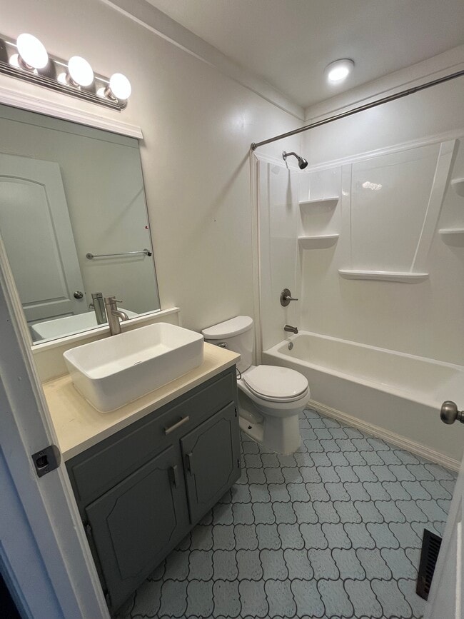 Photo - 1703 Mayflower Dr Unit 1703 B Mayflower Dr