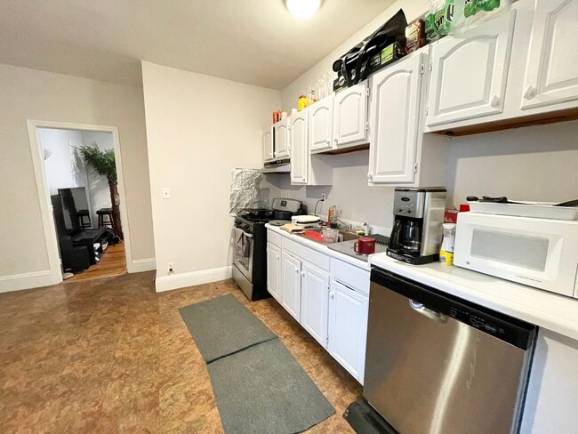 694 Columbia Rd Unidad 1R