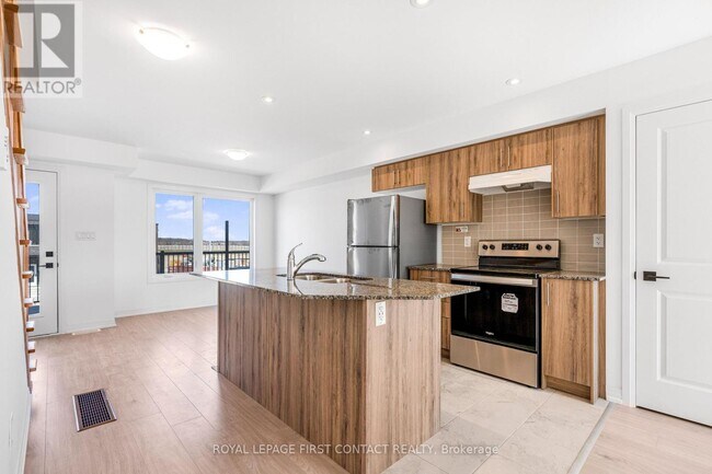 Photo - 3 Fairlane Ave