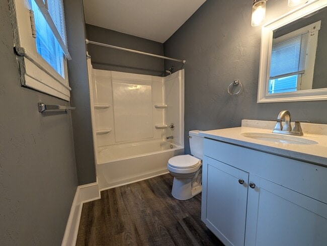 Photo - 1017 Ferdinand Ave SW